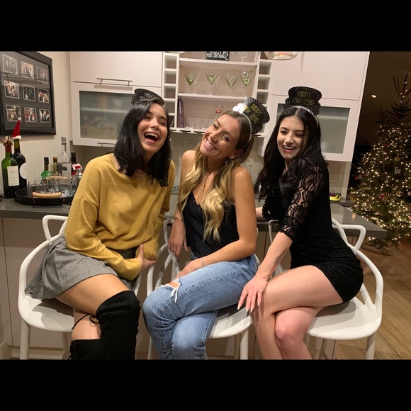 Meet your Posher, Ashleigh - Picture 3 of 3